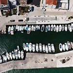 Agora -