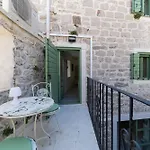 Agora - Villa *