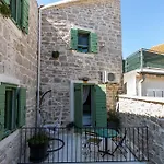 Agora - Villa