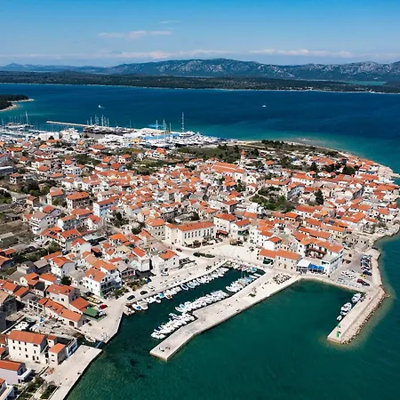 Agora - * Betina (Sibenik-Knin)