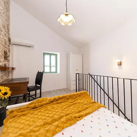 Agora - Vila