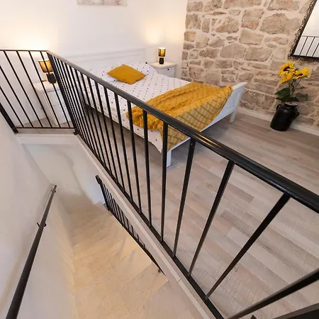 Villa Agora -