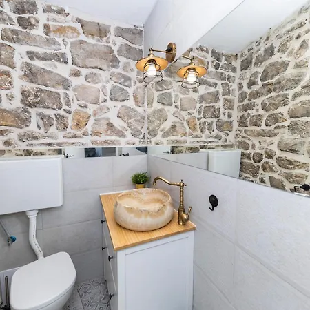 Villa Agora -