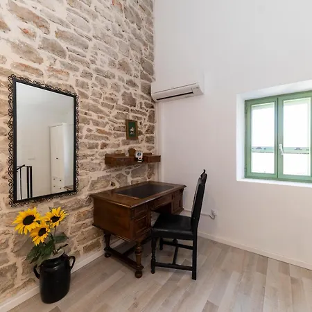 Villa Agora -