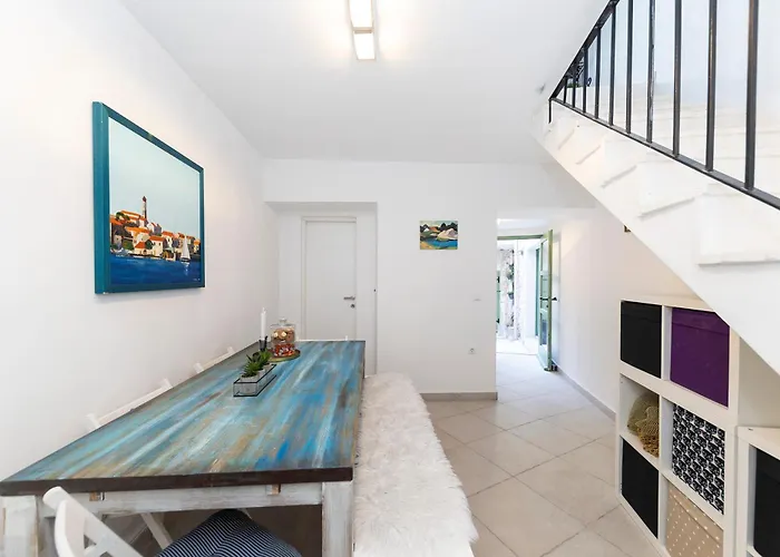 Agora - Betina (Sibenik-Knin)