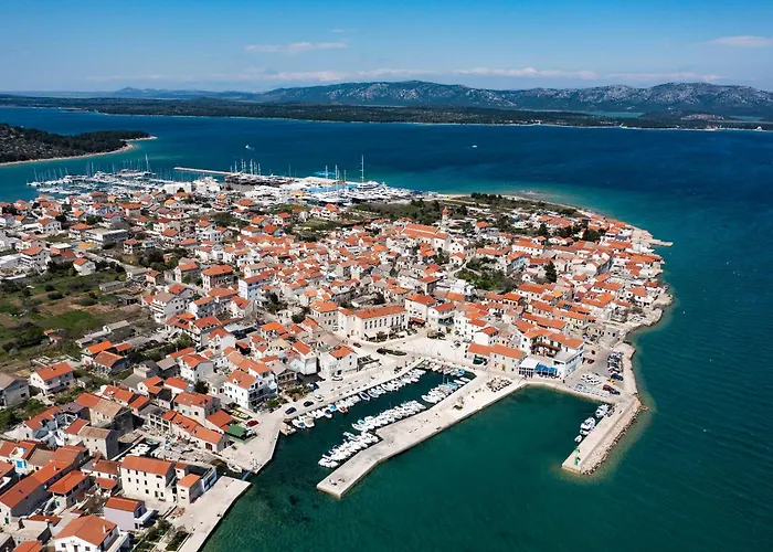 Agora - * Betina (Sibenik-Knin)