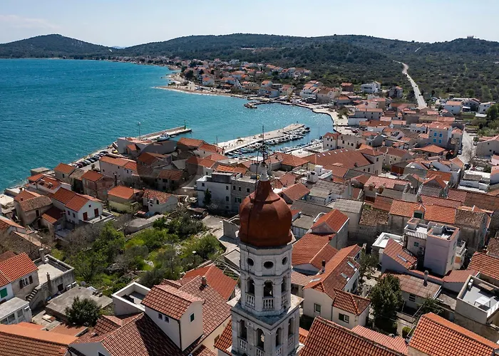 Agora - * Betina (Sibenik-Knin)